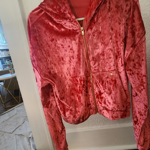Fabletics red velour lounge set - Picture 4 of 8